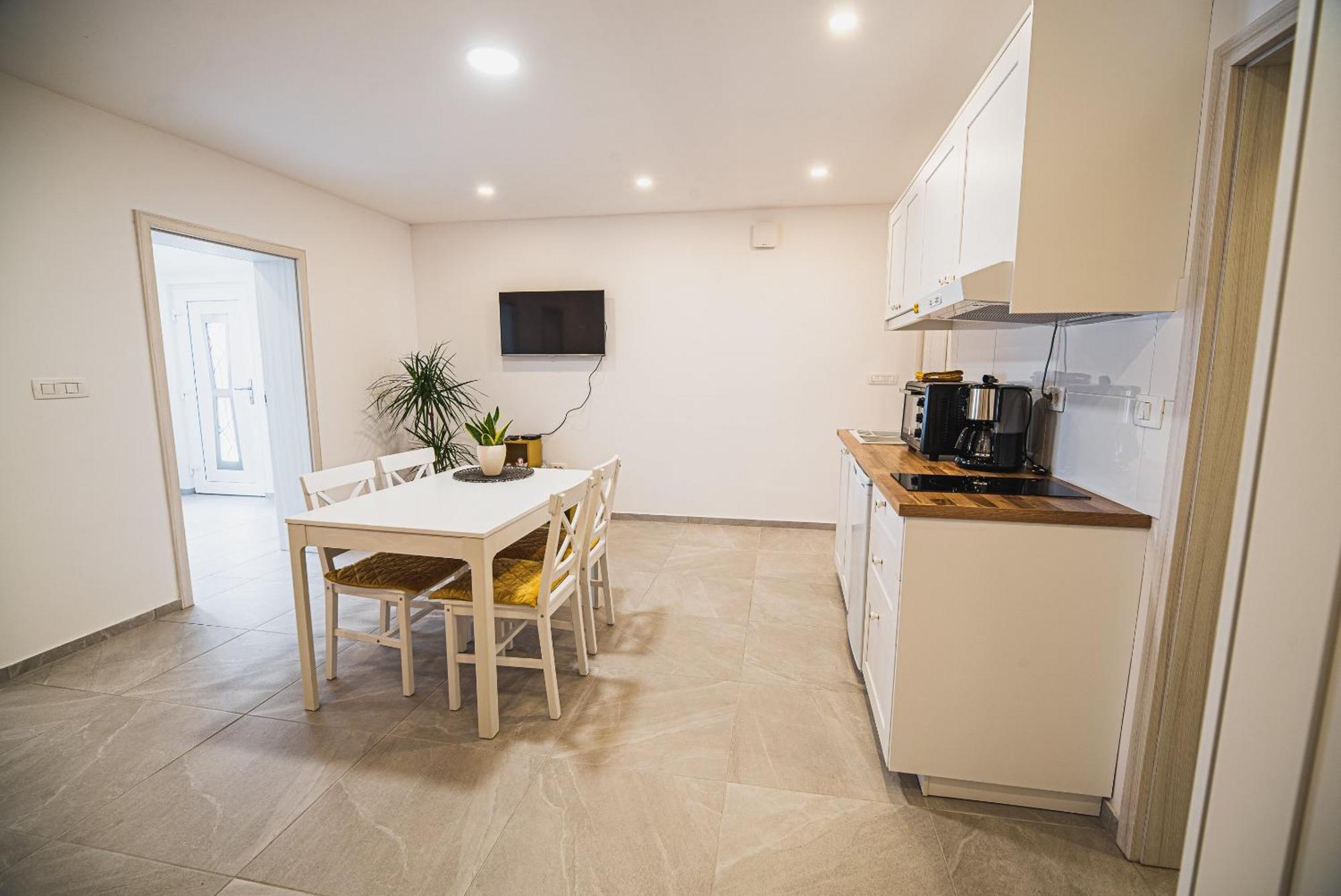 Gotar Apartment With Garden Kobarid Eksteriør bilde
